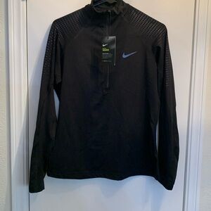 Nike quarter zip log sleeve